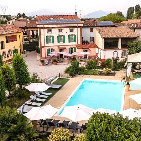Rossella Con Piscina Affittacamere Castelnuovo del Garda